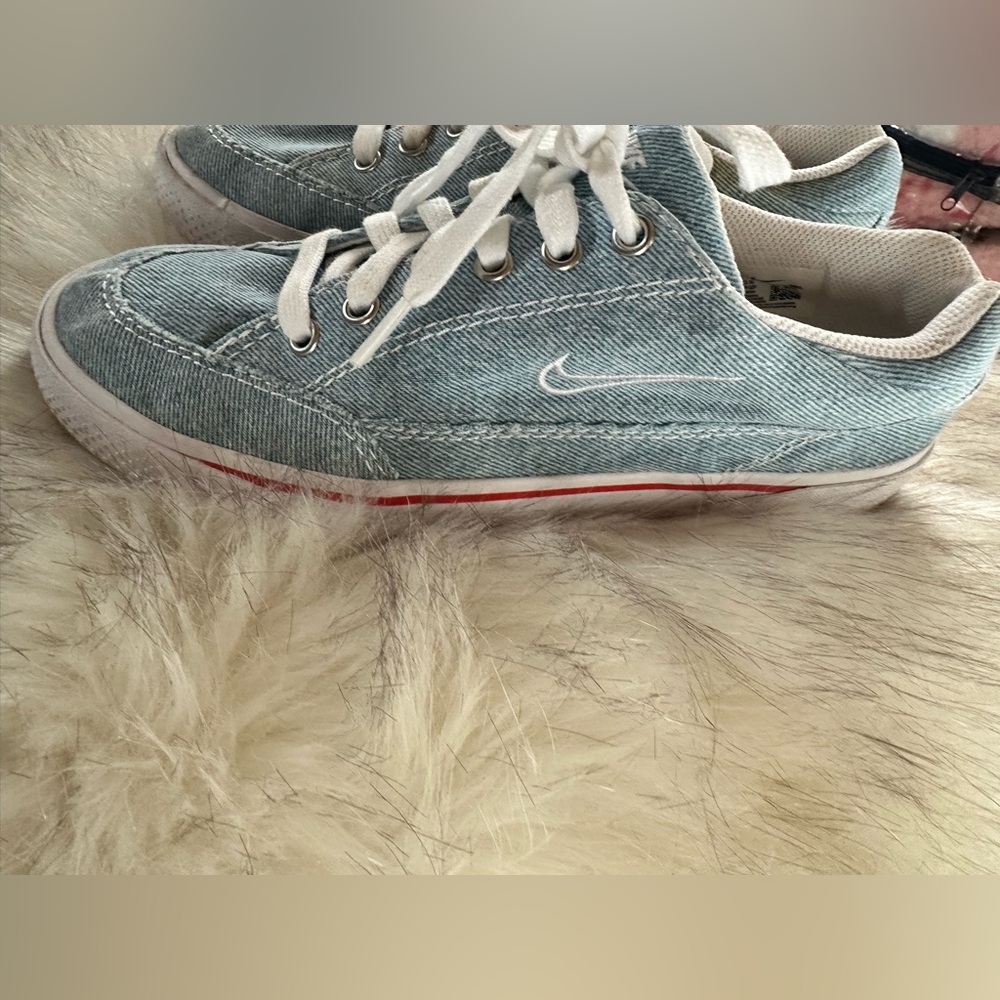 NIKE Men’s Gts 97 Denim - Blue
$166 MSRP with flaw - Picture 8 of 15